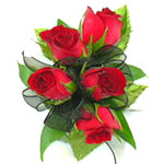 A simple display that lets the beauty of the flowers speak for itself. 5 red ros...
