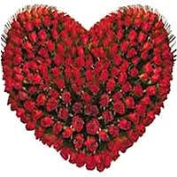A versatile and beautiful Heart shaped basket full of 101 red roses in this bask...
