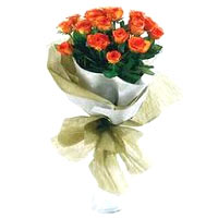 Bunches of invigorating orange roses for the sweetest of sweet touches! 12 orang...