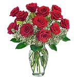 Make a statement of your love with this lavish arrangement of radiant roses....