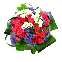 Tie all bouquets of fresh flowers after receiving the order. Small picture of a ...