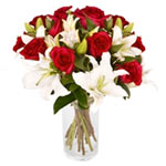 Floral gifts don't come much more magical than our stunning Rosey Bouquet. Exper...