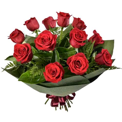 Present this bouquet of 12 red roses and express y......  to Caxias do sul