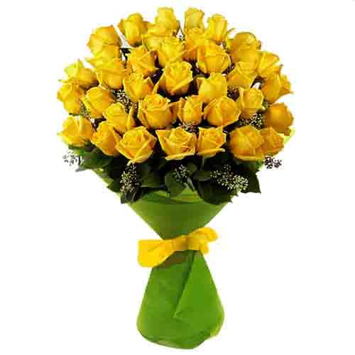 Send a treat to any flower lover by gifting this 3......  to Santa cruz do sul