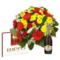 Bouquet Alexia with chocolate Merci and champagne! The bouquet is displayed medi...
