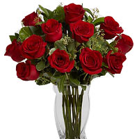 Bouquet of 20 red roses, to convey your loved in the most romantic manner. Vase ...