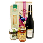 Delightful Pinot N Pasta Gift Hamper