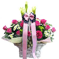 Roses with seasonal flowers in basket  ......  to gimcheon_Southkorea.asp
