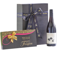 Thrilling Red Wine N Chocolate Gift Hamper