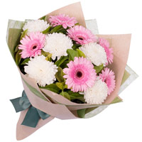 Mesmerize your dear ones with this Tender Purple P......  to flowers_delivery_logan_australia.asp