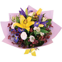 Gift someone close to your heart this Touching Bea......  to adelaide_florists.asp