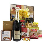 Gift your loved ones this Beautiful Cuties Hamper ......  to flowers_delivery_alice springs_australia.asp