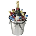Celebrate in style with this christmas Hamper and ......  to flowers_delivery_illawarra_australia.asp