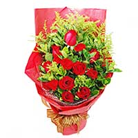 9 red roses, 9 red carnations, matched with greens......  to flowers_delivery_laiwu_china.asp