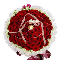 99 red roses and a chocolate in middle,matched wit......  to flowers_delivery_qingyuan_china.asp