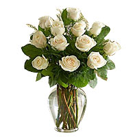 12 white roses, match green stuff, in a glass vase......  to Huangshi