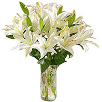 5 white Lilies, arranged in a clear glass vase.......  to Huangshi_china.asp