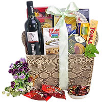 Present this Expressive Deluxe Selection Gift Bask......  to flowers_delivery_zhoushan_china.asp