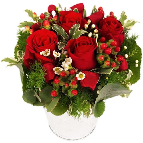 Fetching Red roses are beautifully arranged  in a ......  to Royan_france.asp