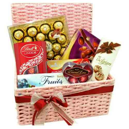 This basket includes:- Lindt Lindor, Vochelle Milk......  to miri_malaysia.asp