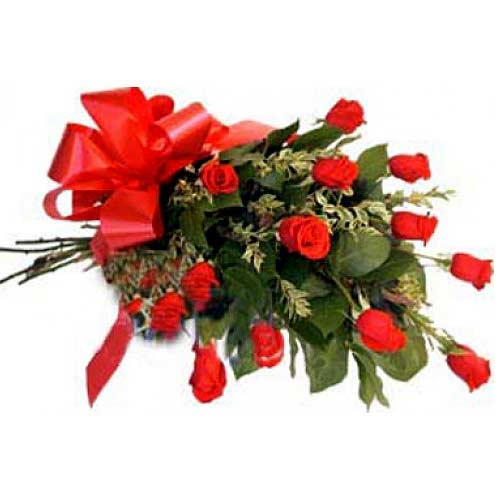 1 dozen red roses in a bouquet......  to Masbate