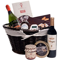 Demanding Gourmet Gift Hamper for Christmas