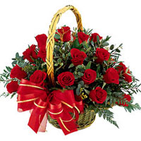 Absolutely lovely miniature roses are arranged in ......  to flowers_delivery_murmansk_russia.asp