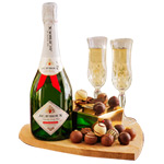 Send a gift of JC Le Roux and chocolate truffles t......  to Pietersburg_southafrica.asp
