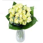 Like a burst of sunlight, these bright yellow rose......  to flowers_delivery_jeollanam do_southkorea.asp