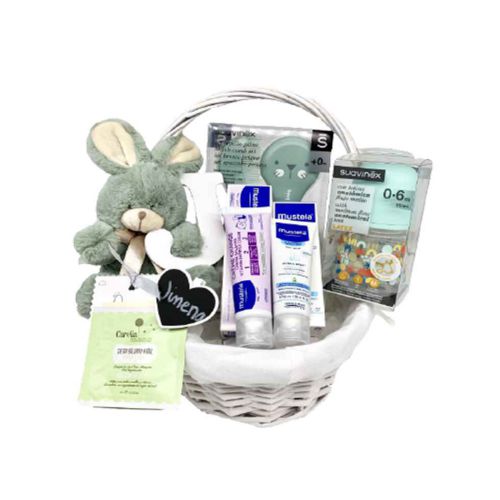 The Mustela Almond Nativity Basket introduces a lu......  to Valladolid