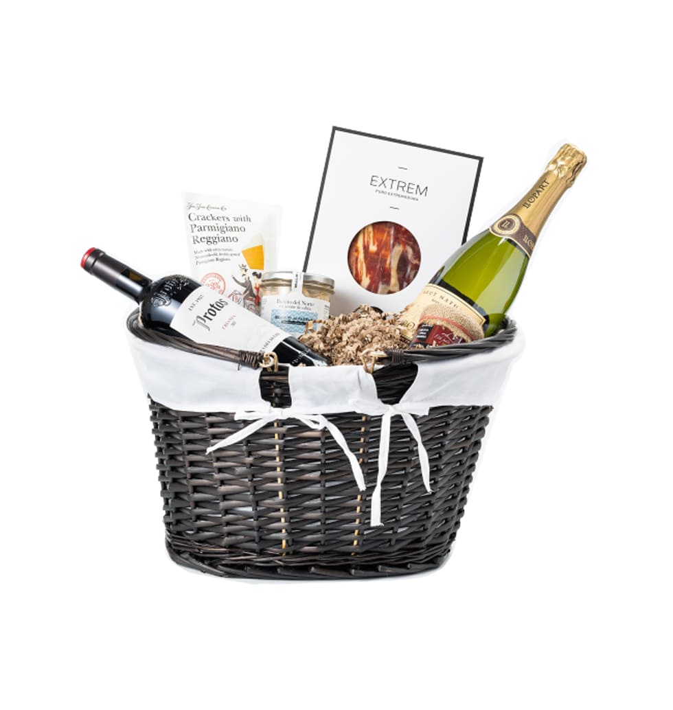 This gourmet gift basket has elegant design, makin......  to Valladolid_spain.asp