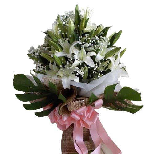 Delight your loved ones with this Enchanted Bouque......  to flowers_delivery_uttaradit_thailand.asp