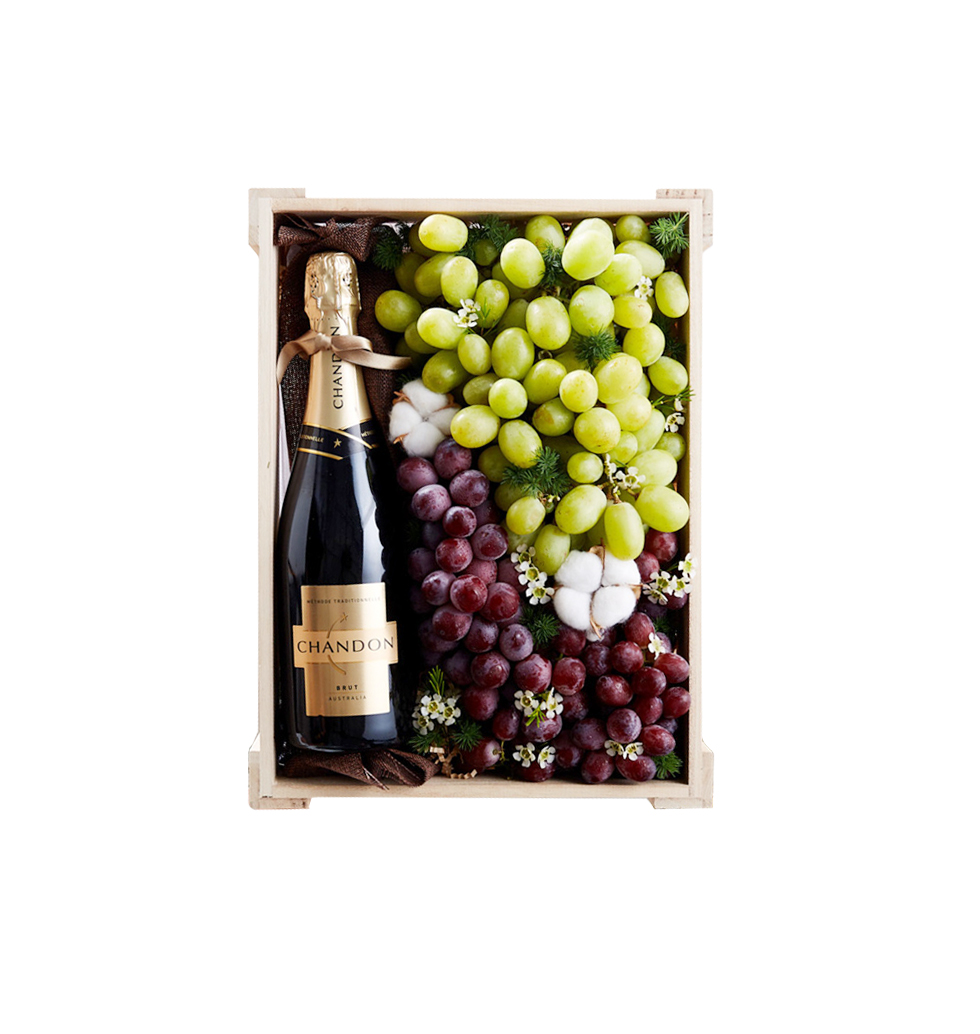 Sending a wine gift box with seasonal fruits shows......  to si sa ket_florists.asp