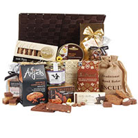 Order for your closest people Charming Gift Basket......  to Fort William
