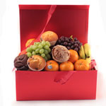 <b>This fruit basket contains:</b><br>2 bunches of......  to st. davids